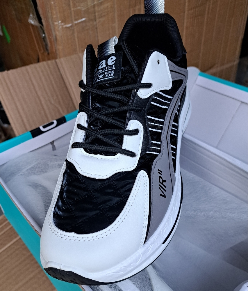 American Eagle Outfitters Womens Monochrome Men's Sneakers